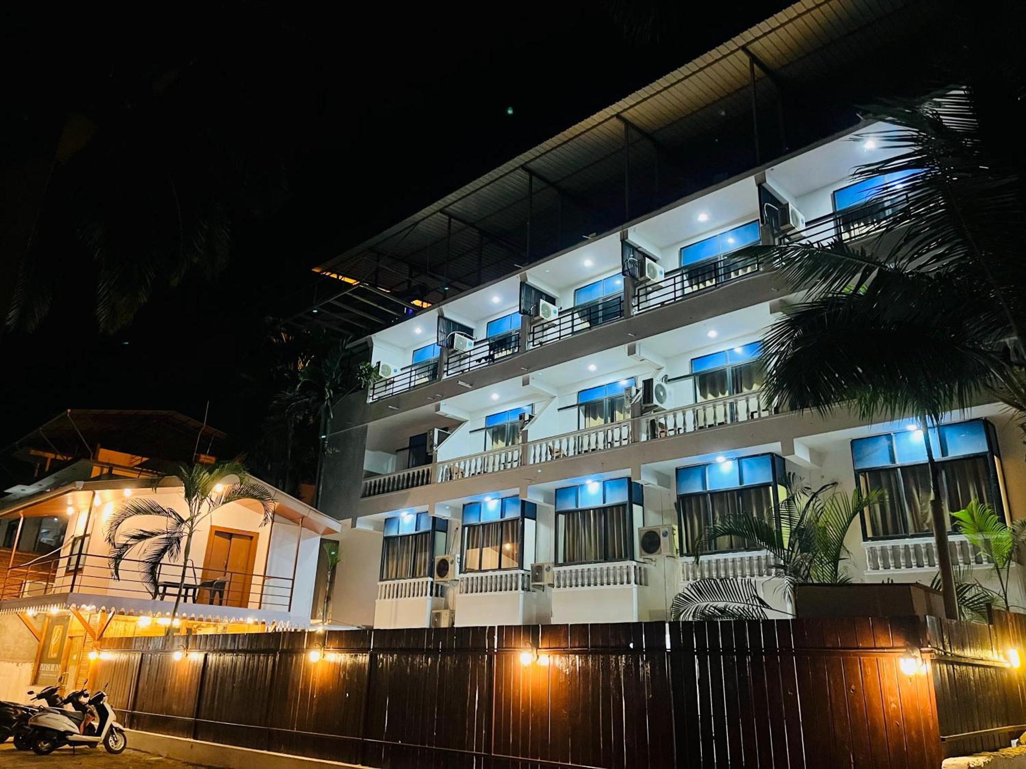 Hotel Pleasure Inn Near Turtle Beach Morjim Manage By Ld Group Of Hospitality Exterior foto