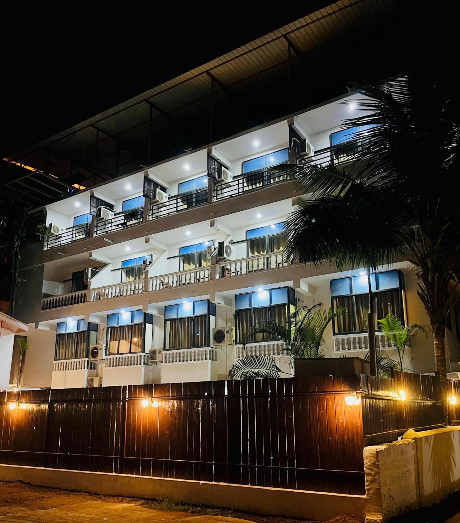 Hotel Pleasure Inn Near Turtle Beach Morjim Manage By Ld Group Of Hospitality Exterior foto