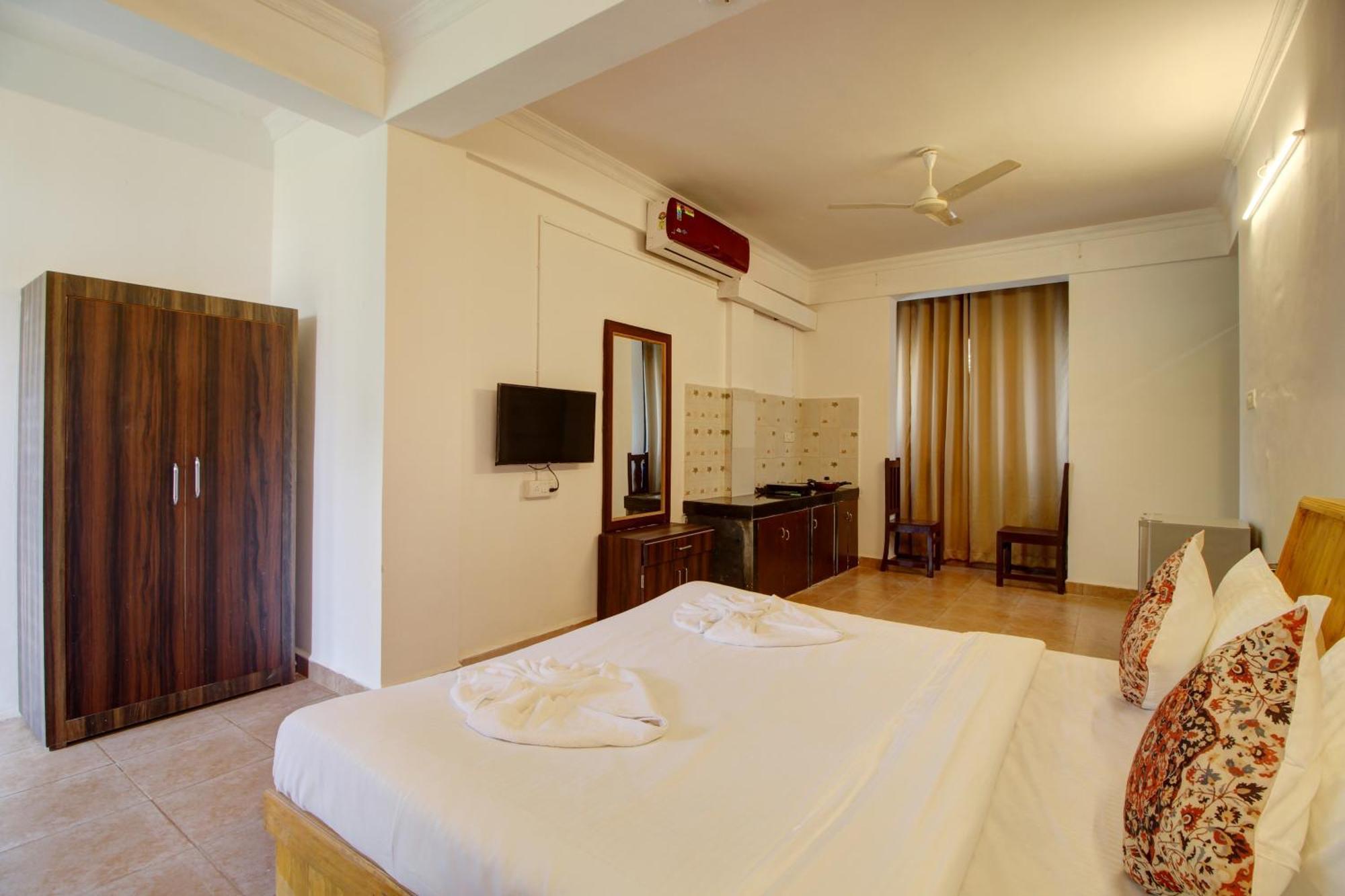 Hotel Pleasure Inn Near Turtle Beach Morjim Manage By Ld Group Of Hospitality Exterior foto
