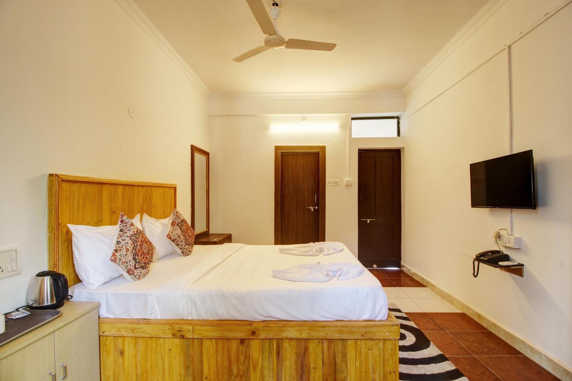 Hotel Pleasure Inn Near Turtle Beach Morjim Manage By Ld Group Of Hospitality Exterior foto